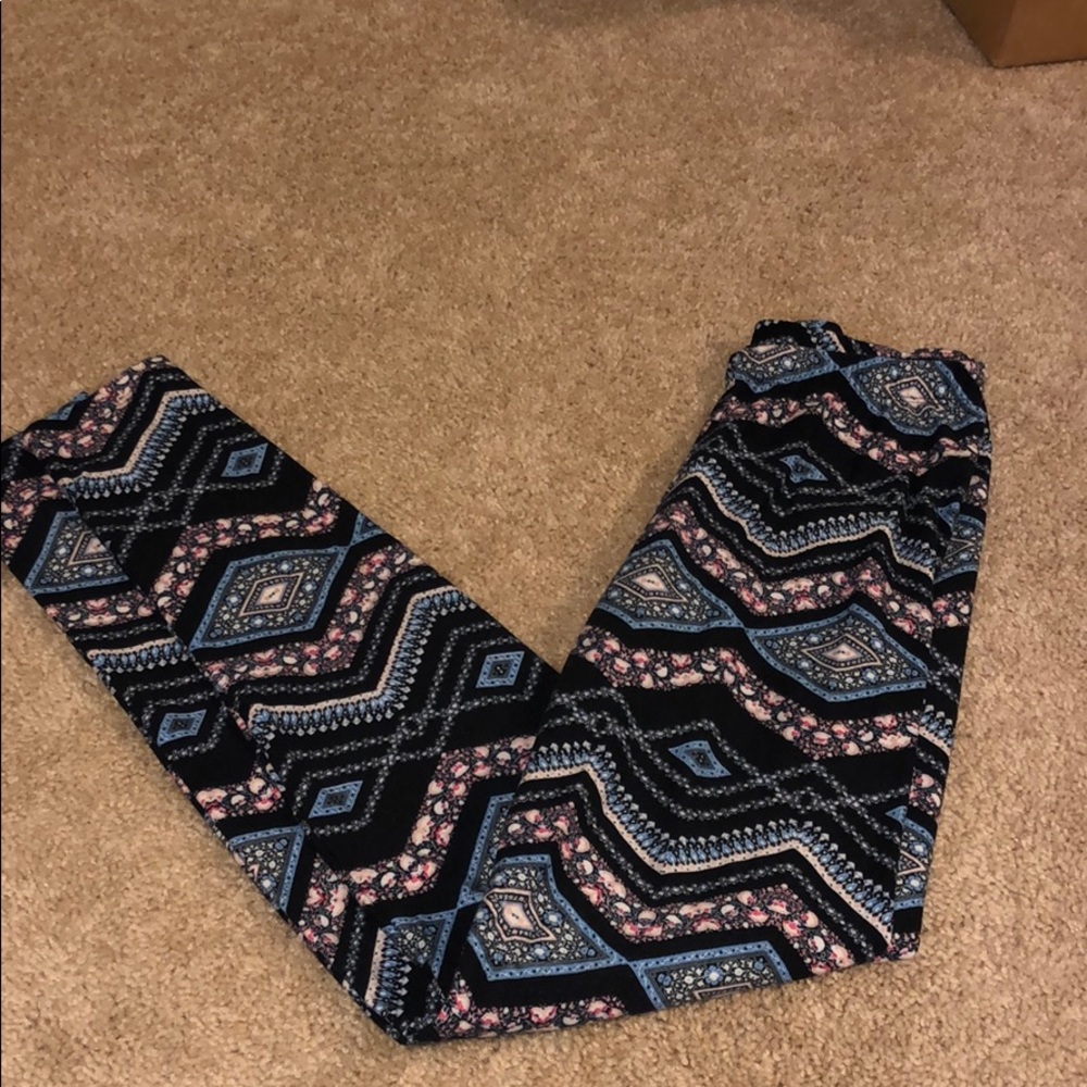 SUPER CUTE/SOFT LEGGINGS !